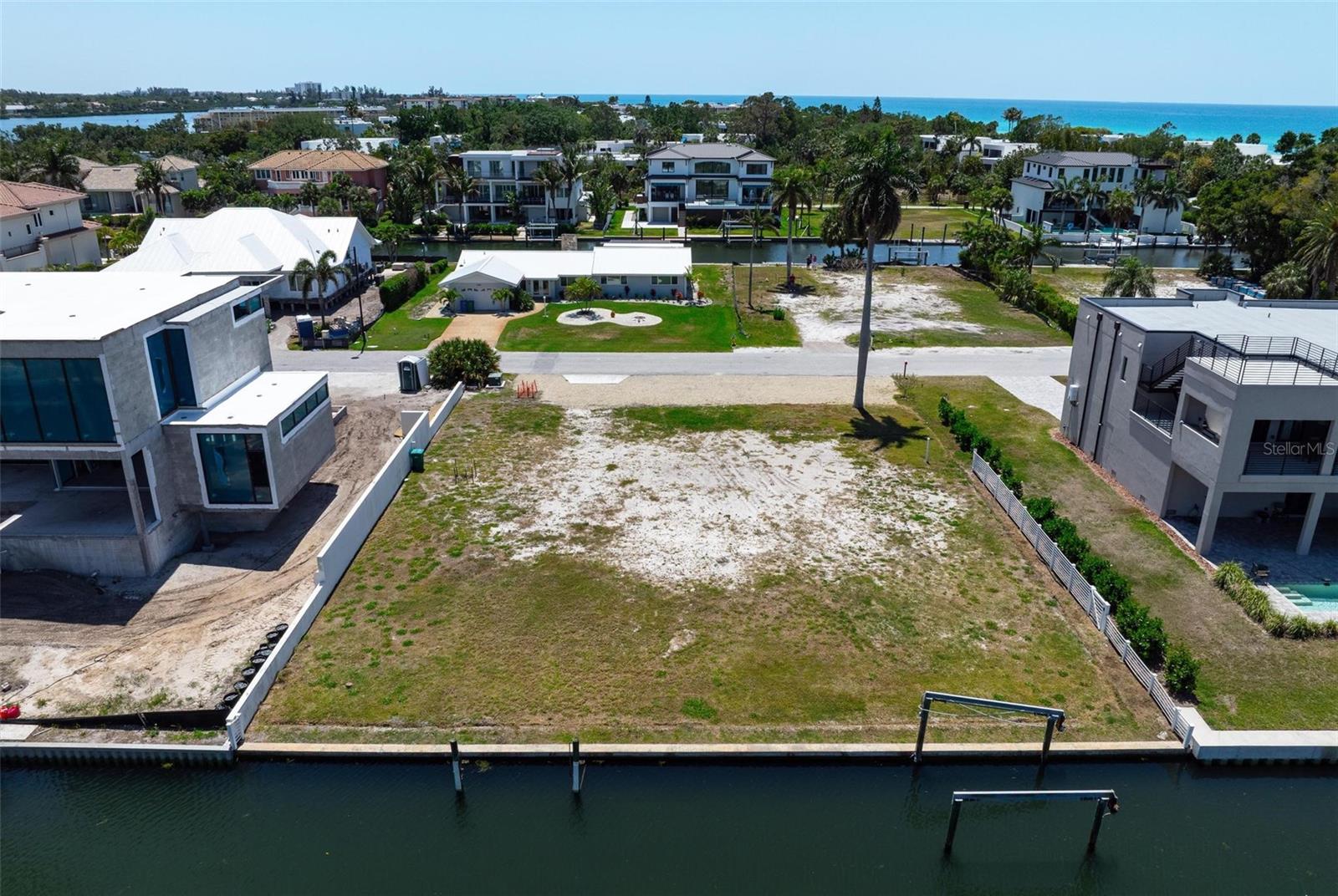 LONGBOAT KEY ESTATES - Land