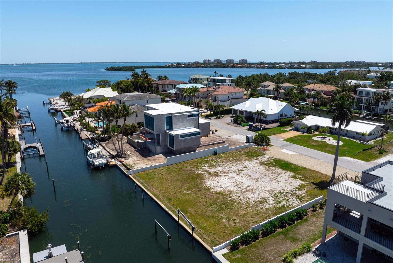 LONGBOAT KEY ESTATES - Land