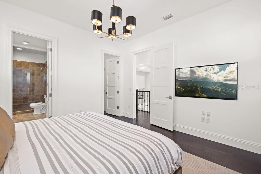 KEENES POINTE - Residential