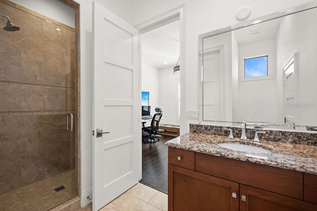 KEENES POINTE - Residential