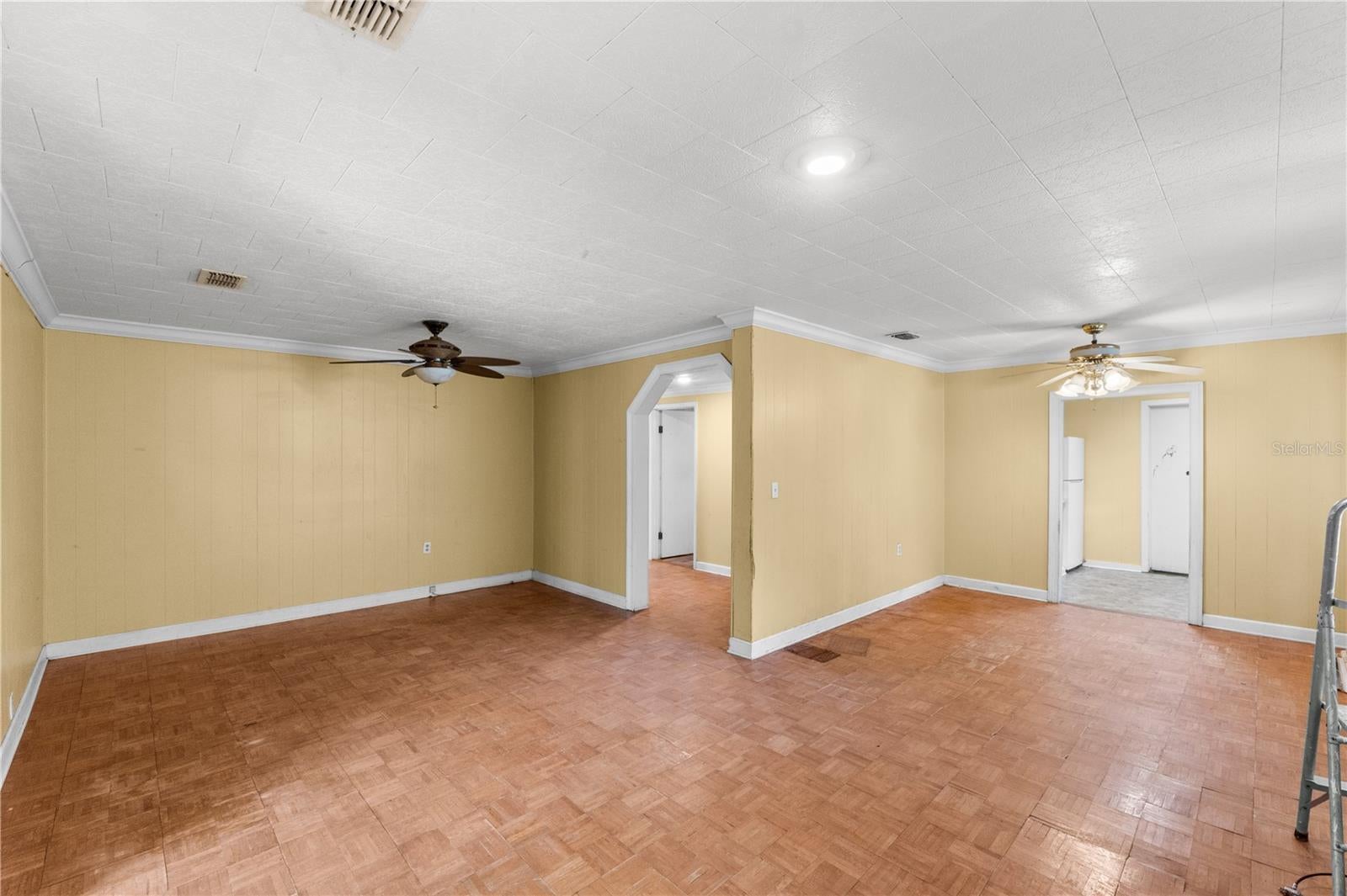 112 OPAL CHAMBERS