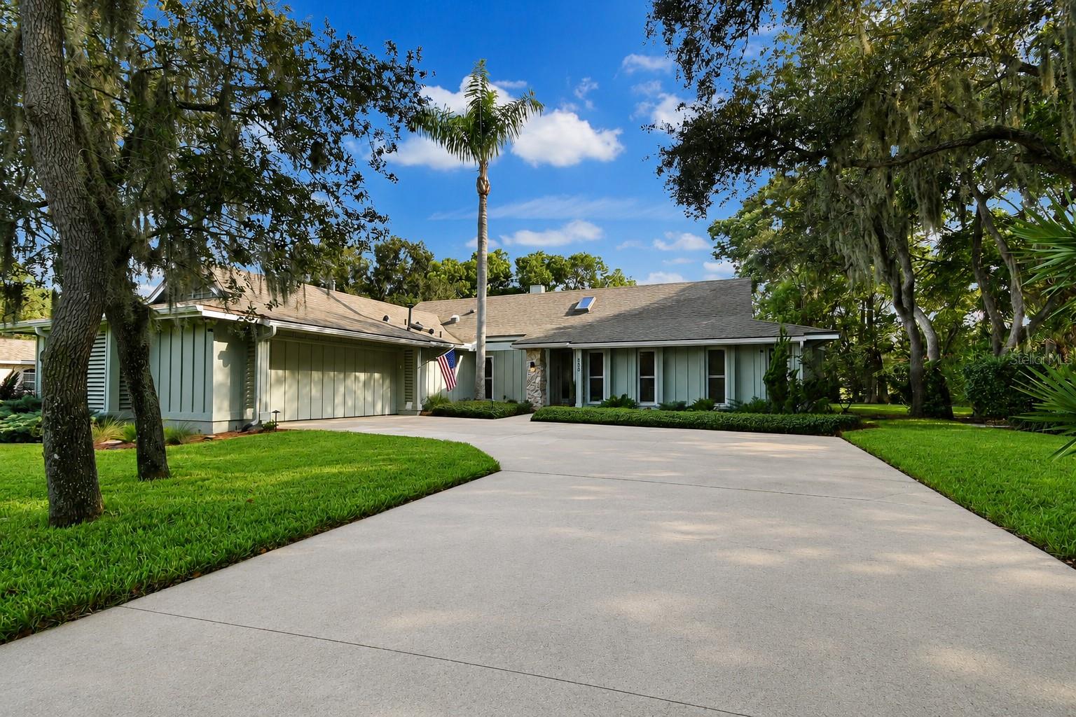 550 BOTTLEBRUSH COURT