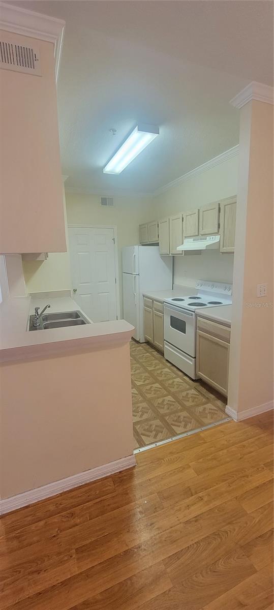 5612 PINNACLE HEIGHTS CIRCLE 111