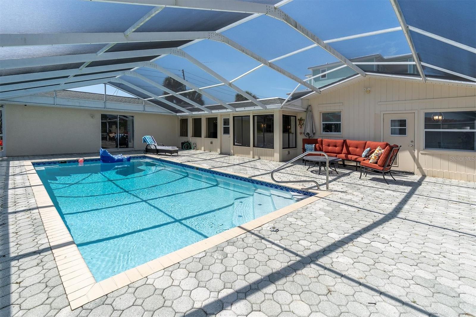 4055 FLORAMAR TERRACE