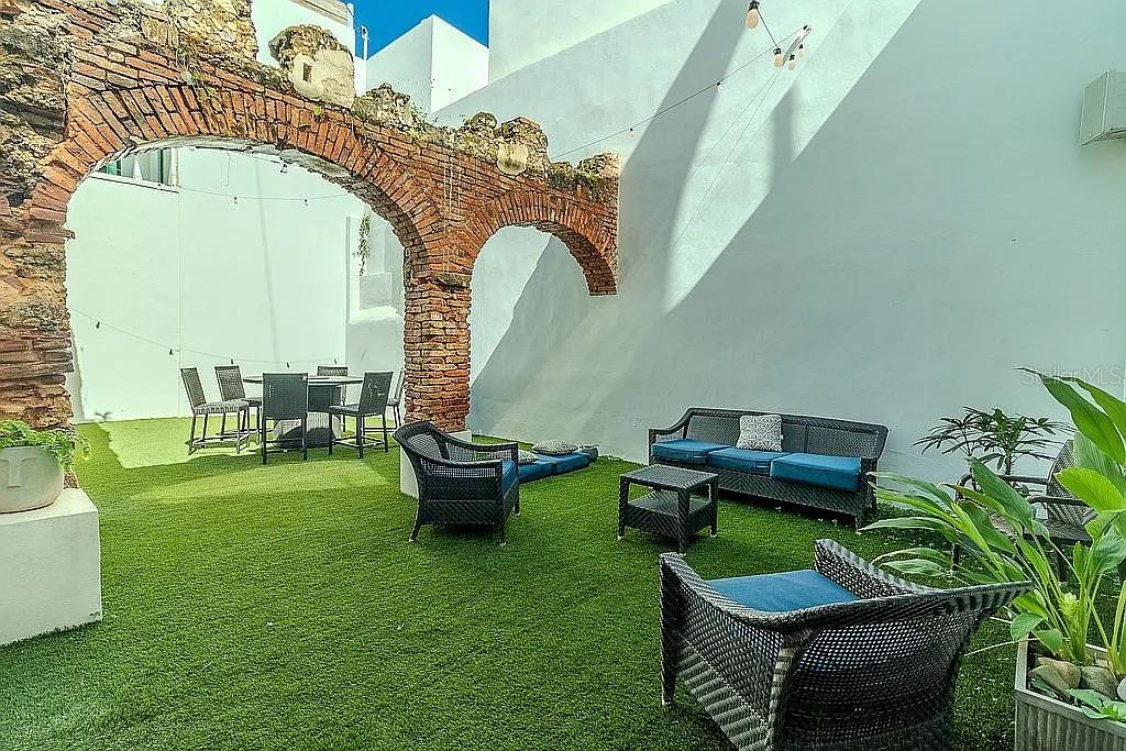 SAN JUAN ANTIGUO - Residential Income