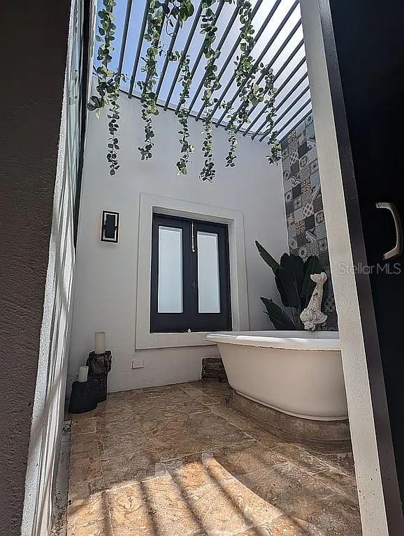 SAN JUAN ANTIGUO - Residential Income