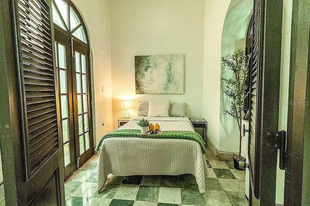 SAN JUAN ANTIGUO - Residential Income