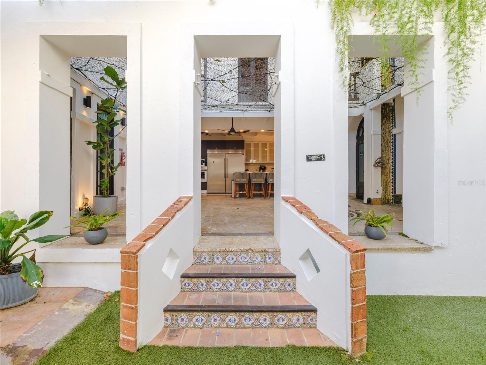 SAN JUAN ANTIGUO - Residential Income