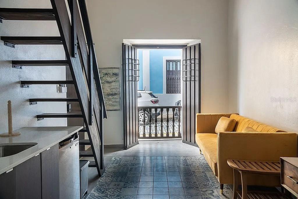 SAN JUAN ANTIGUO - Residential Income