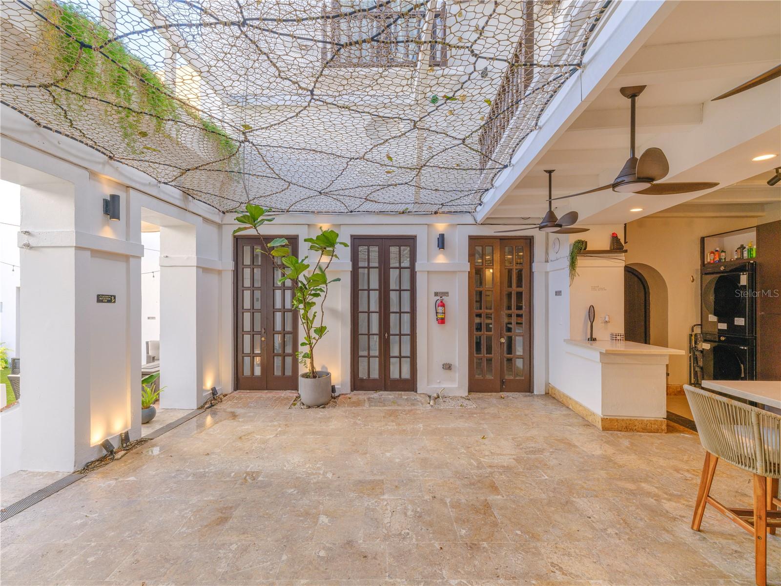 SAN JUAN ANTIGUO - Residential Income