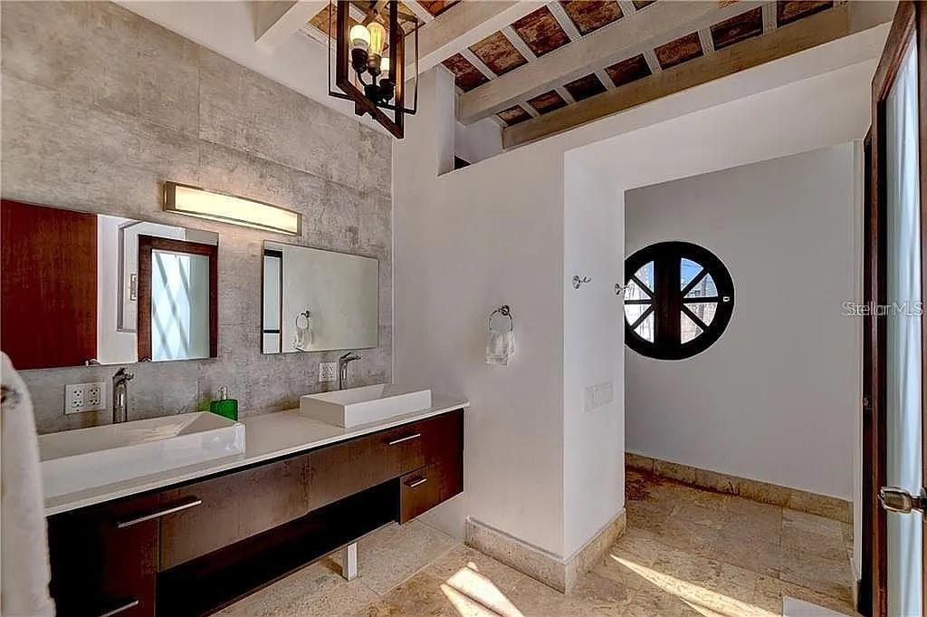 SAN JUAN ANTIGUO - Residential Income