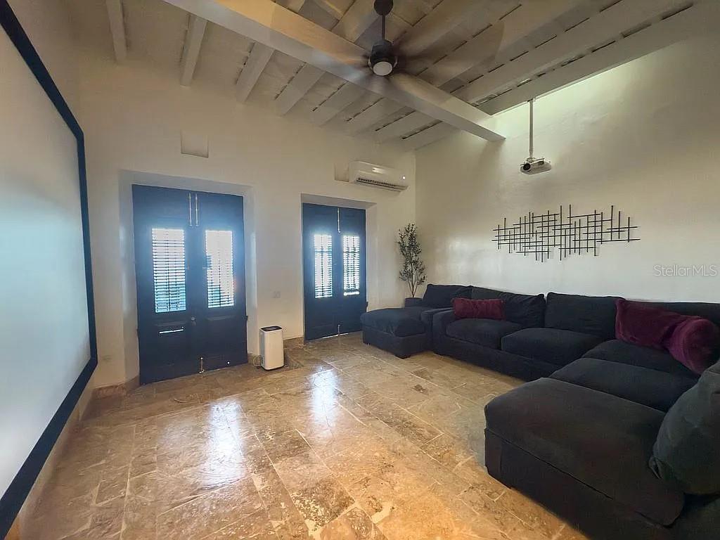 SAN JUAN ANTIGUO - Residential Income