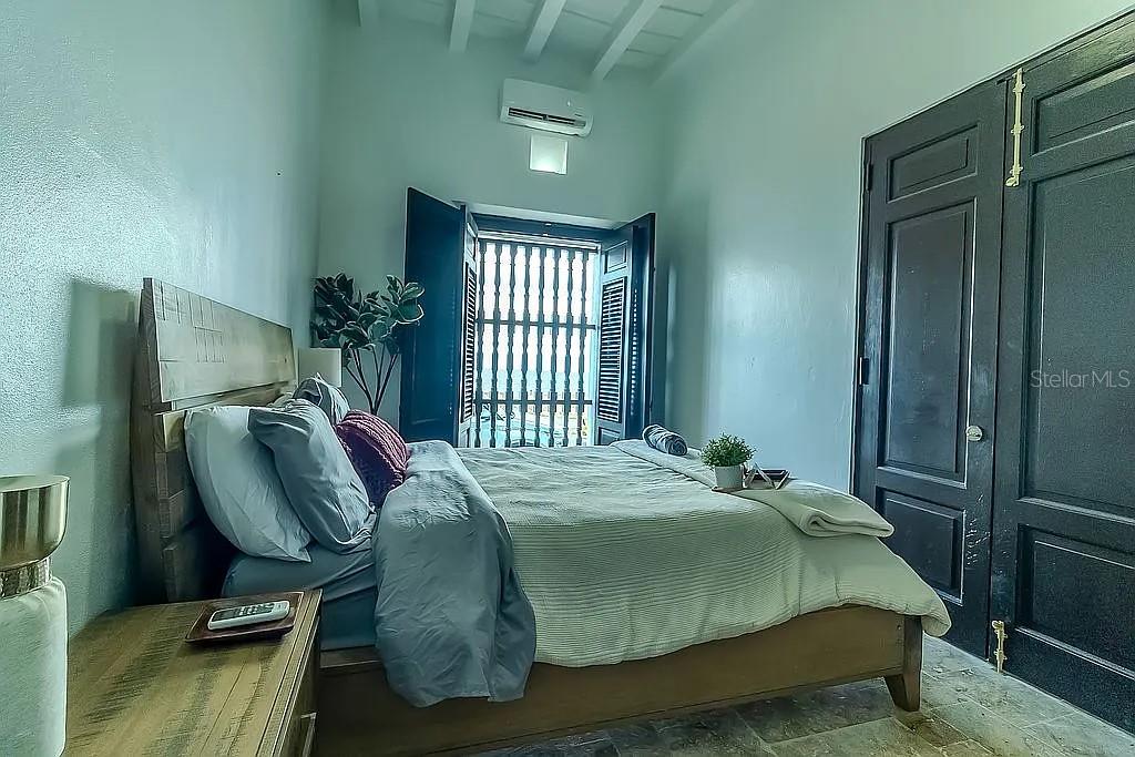 SAN JUAN ANTIGUO - Residential Income