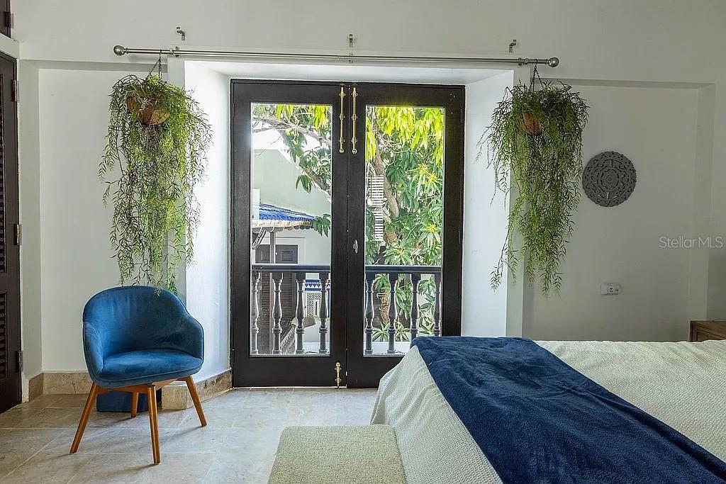 SAN JUAN ANTIGUO - Residential Income