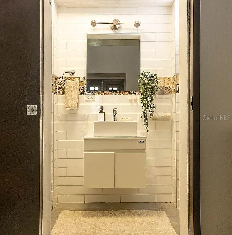 SAN JUAN ANTIGUO - Residential Income