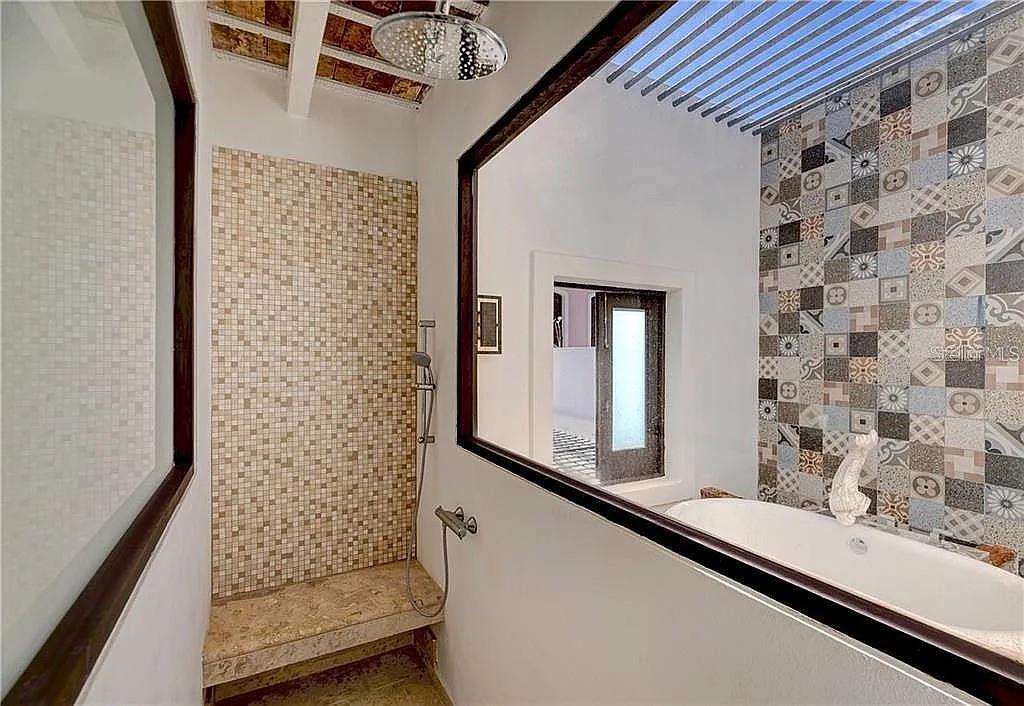 SAN JUAN ANTIGUO - Residential Income