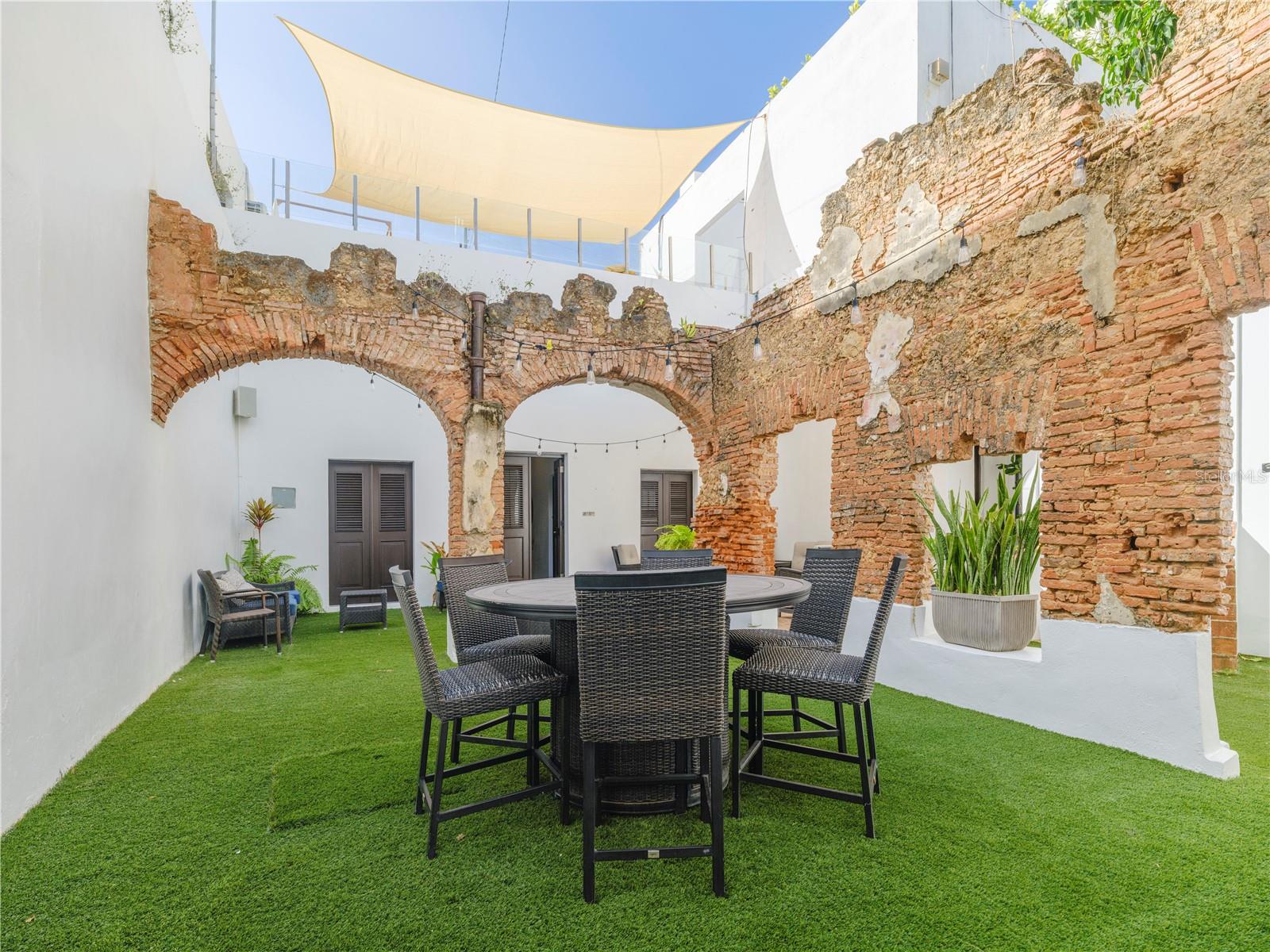 259 & 261 CALLE DE SAN SEBASTIAN