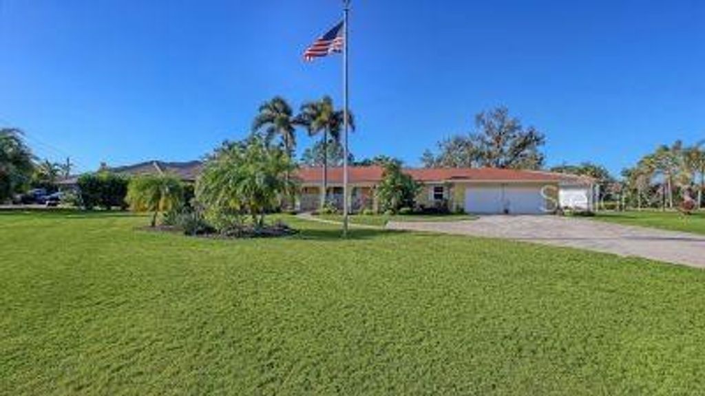 Photo of 844 Magellan Drive, Sarasota, FL 34243 (MLS # A4682852)