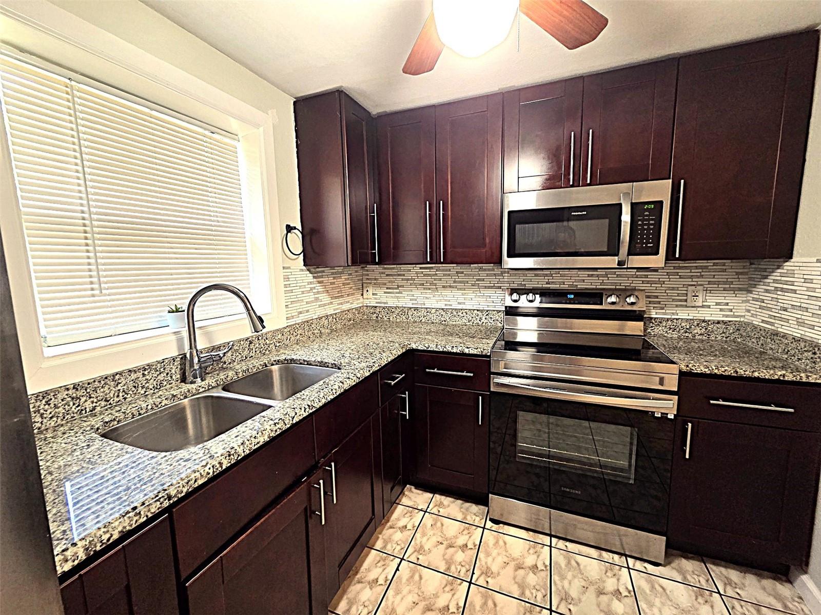 5641 94TH TERRACE N