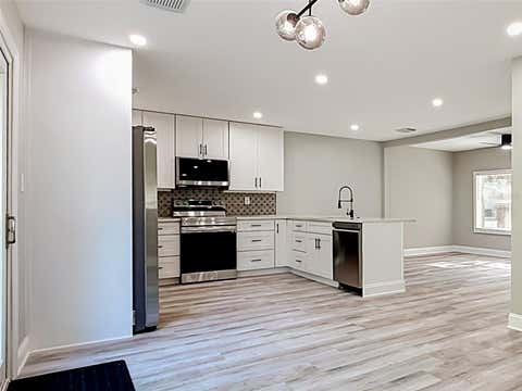 Tiny photo for 11572 SE 60th Avenue, Belleview, FL 34420 (MLS # G5114205)