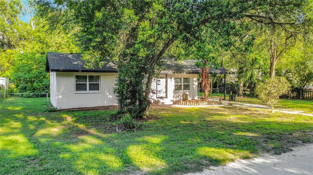 Photo of 11572 SE 60th Avenue, Belleview, FL 34420 (MLS # G5114205)