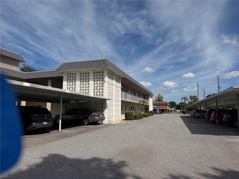 1220 57th Street N 101c, St Petersburg, FL 33710