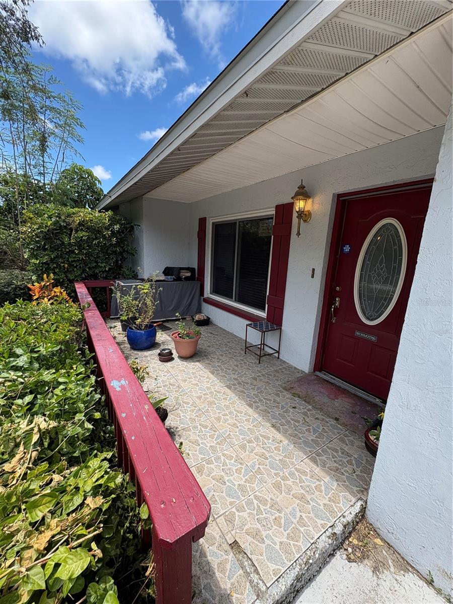 8611 GANDY LANE