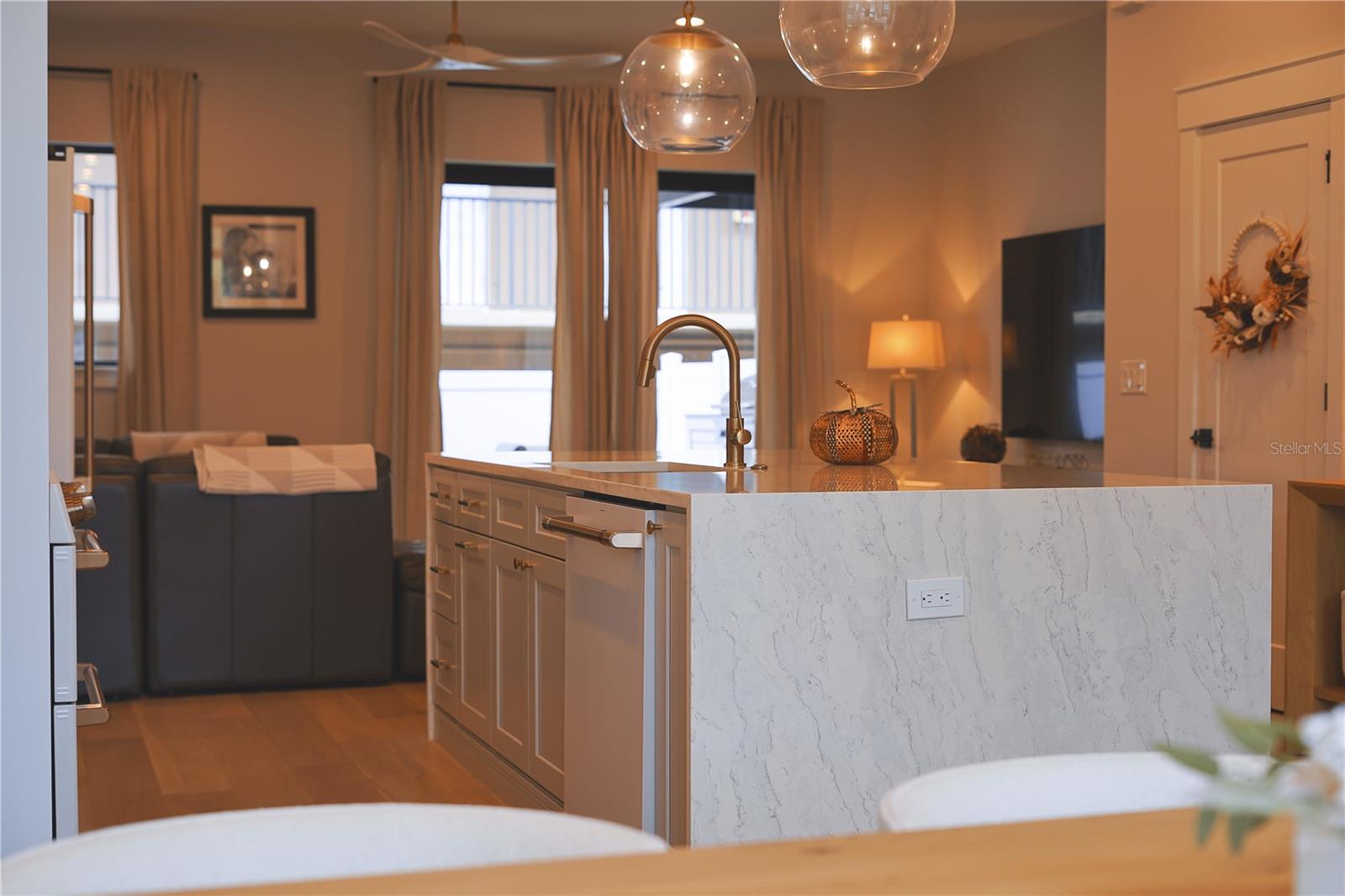 8TH STREET TWNHMS - Residential Lease