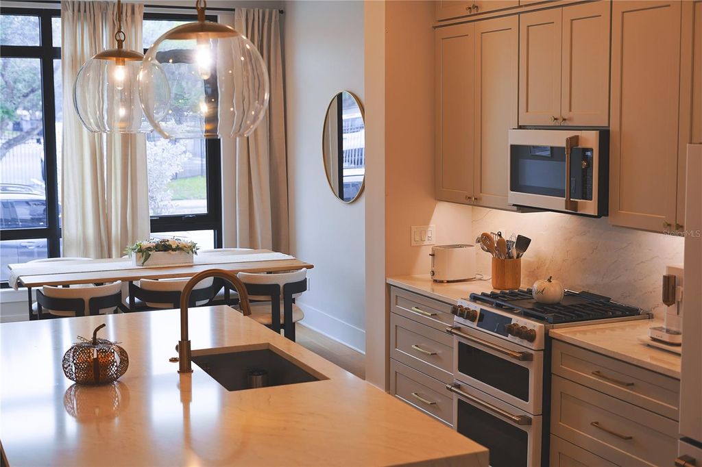 Photo of 233 8th Street N, St Petersburg, FL 33701 (MLS # TB8462189)