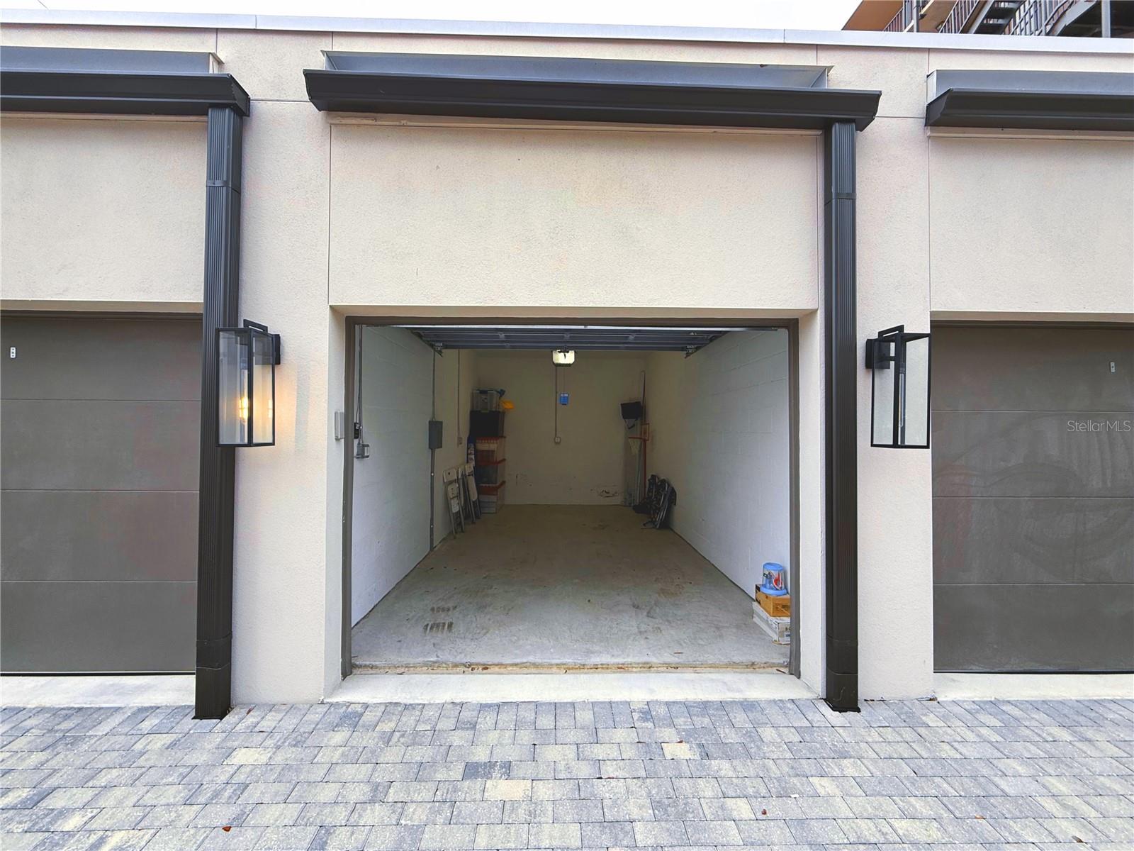 8TH STREET TWNHMS - Residential Lease