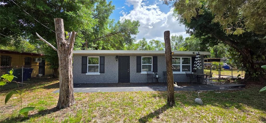 Photo of 4215 E Henry Avenue, Tampa, FL 33610 (MLS # TB8493168)