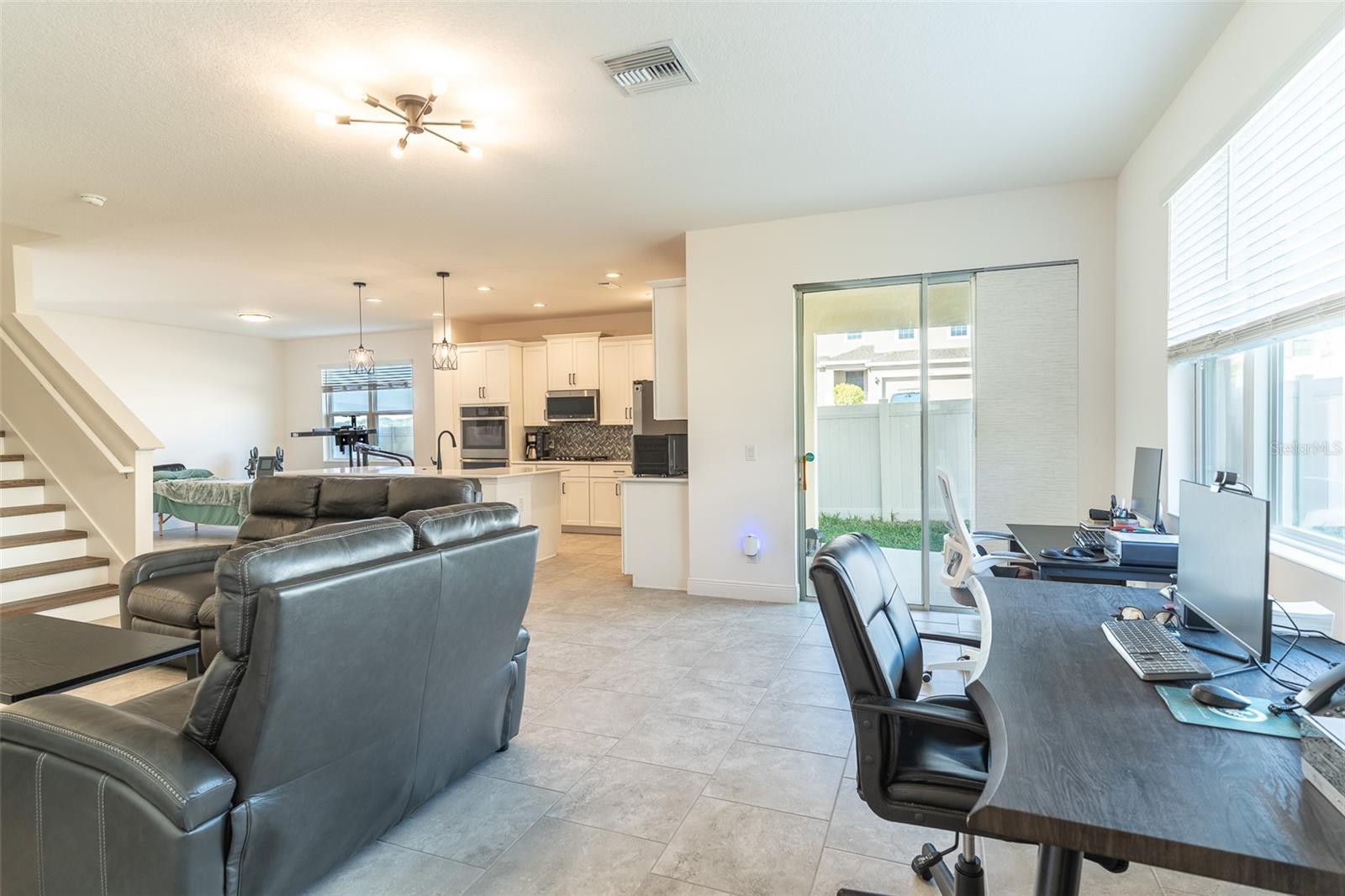 ARDMORE RESERVE PH VI - Residential