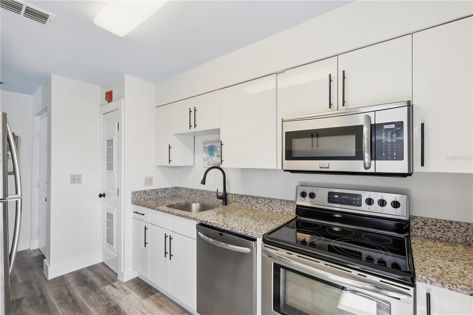 SANDY POINTE PH IV-D1 - Residential