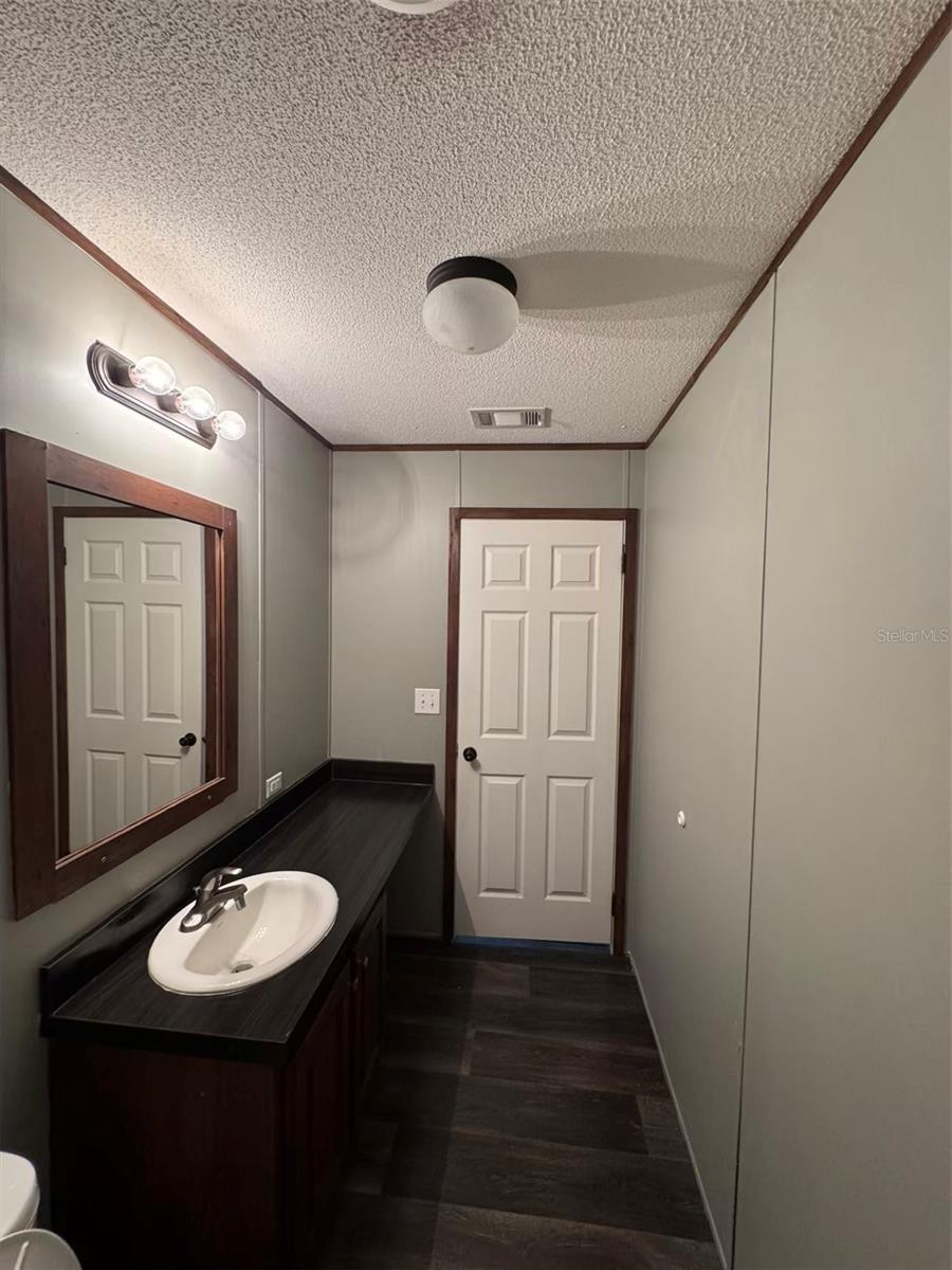 LAKE VIEW MANOR - Residential