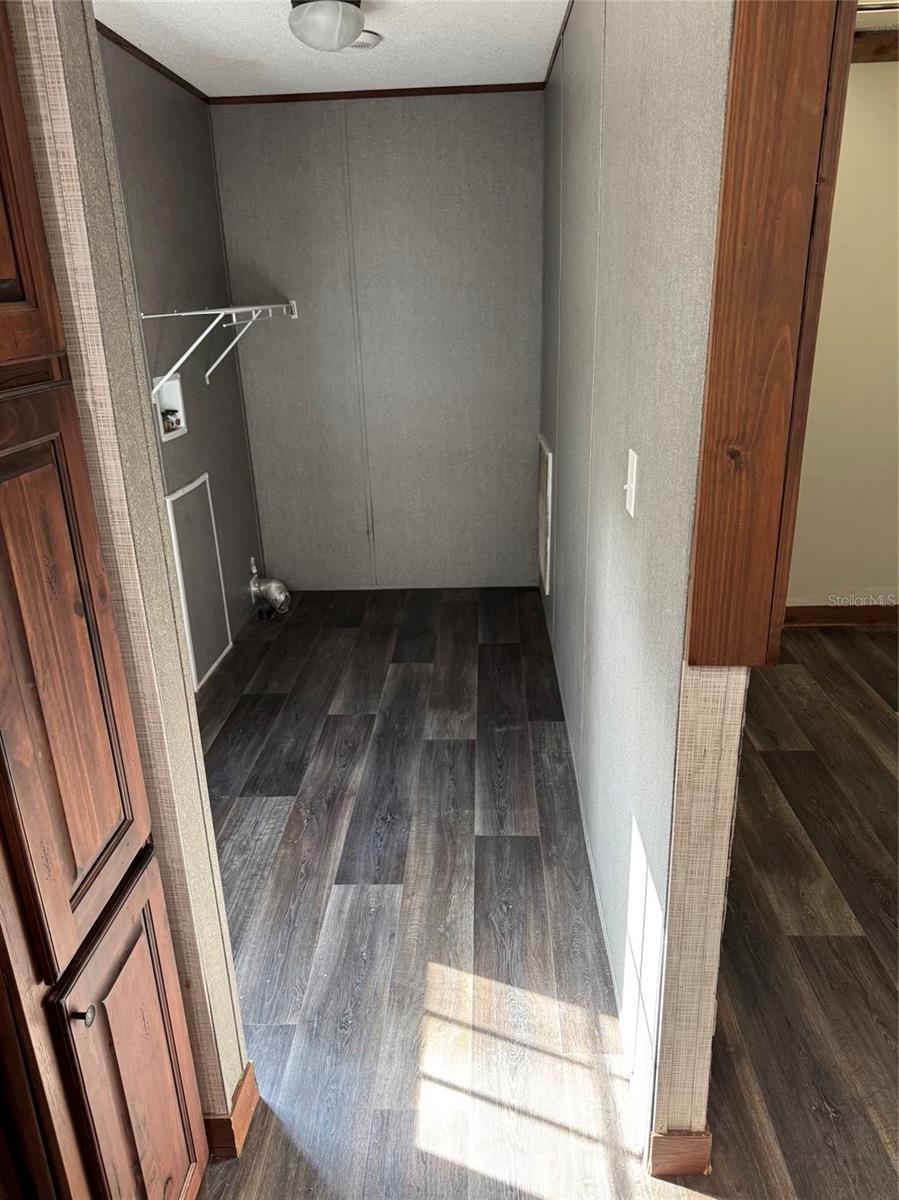 LAKE VIEW MANOR - Residential