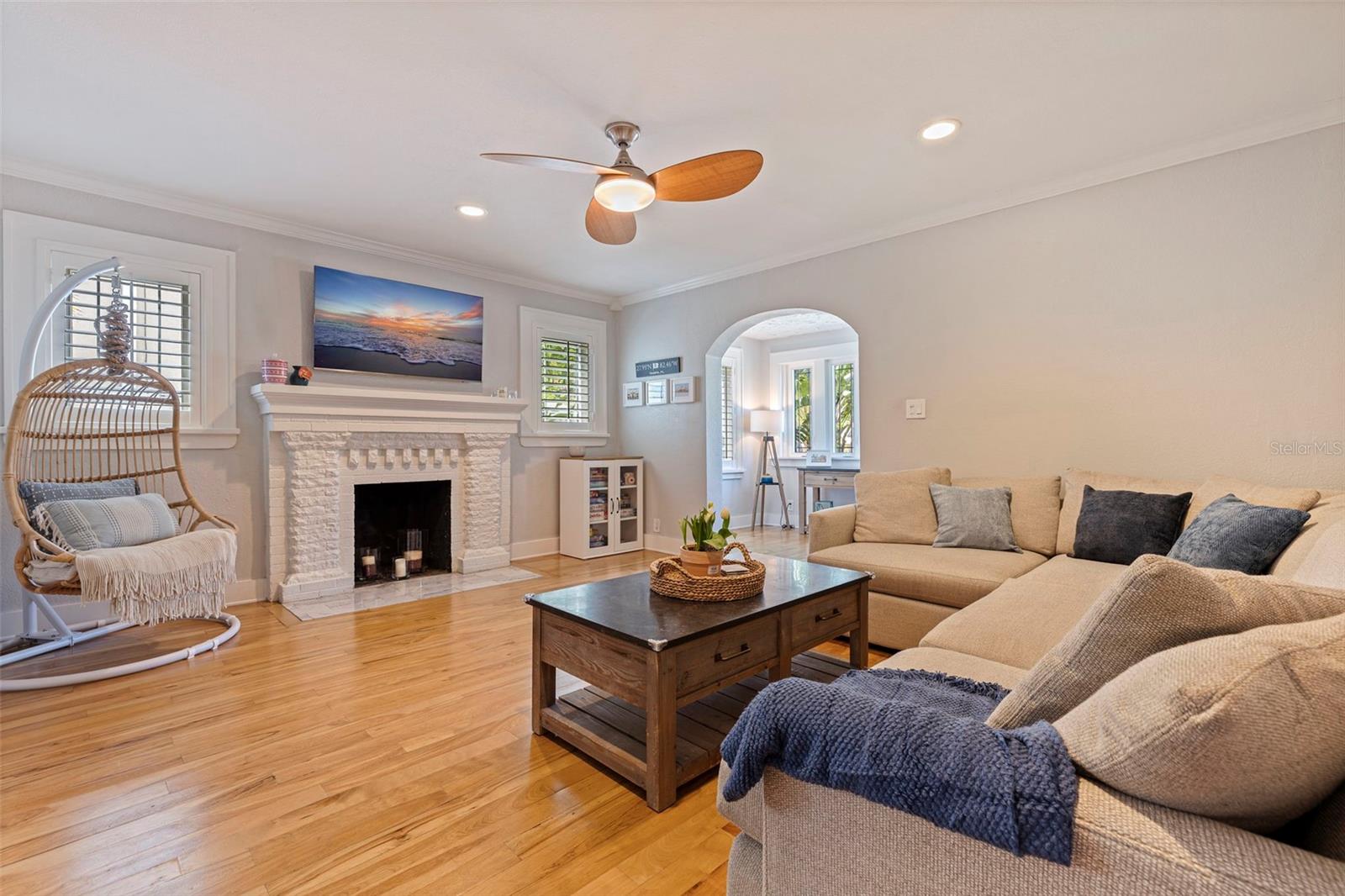 3512 W SANTIAGO STREET