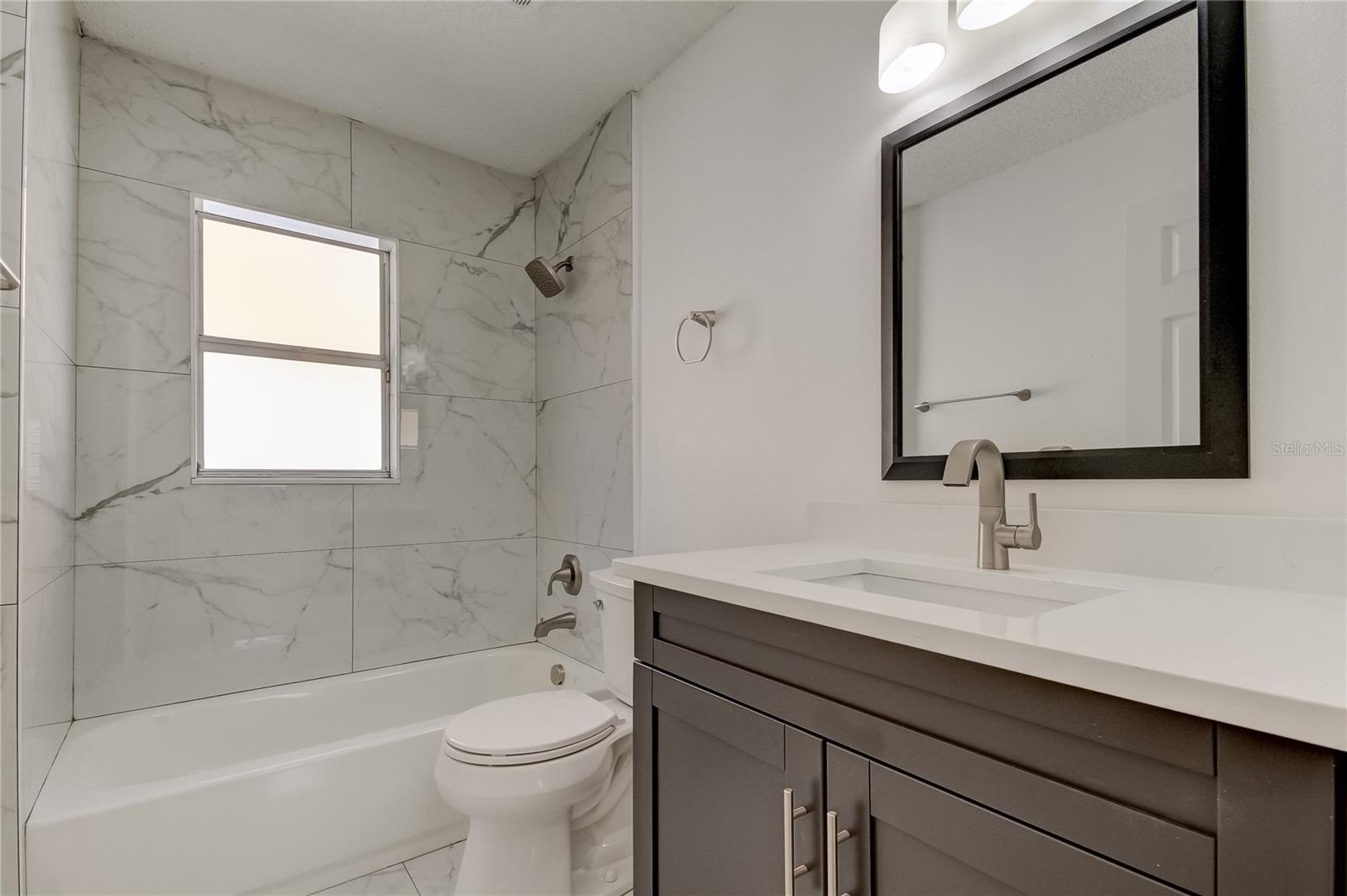 BELLINGHAM OAKS - Residential Lease