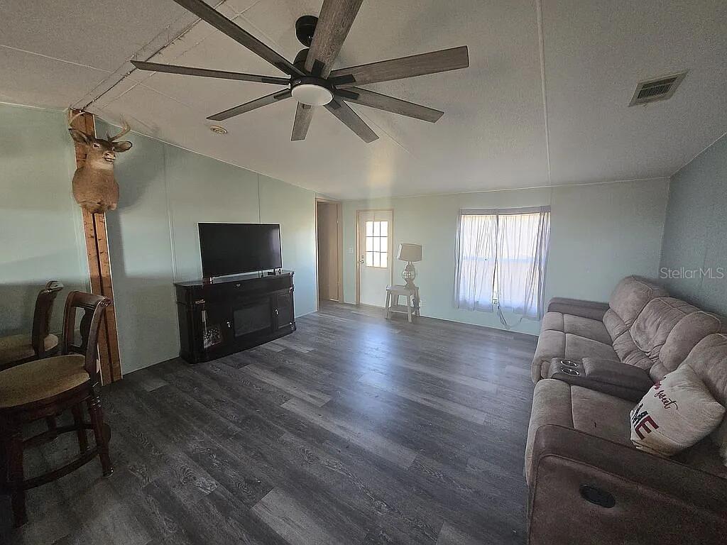 LORIDA RANCHES UNREC - Residential