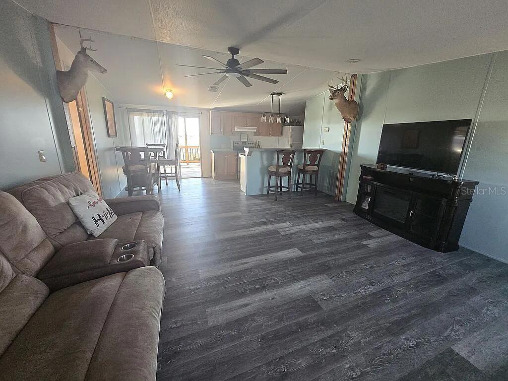 LORIDA RANCHES UNREC - Residential