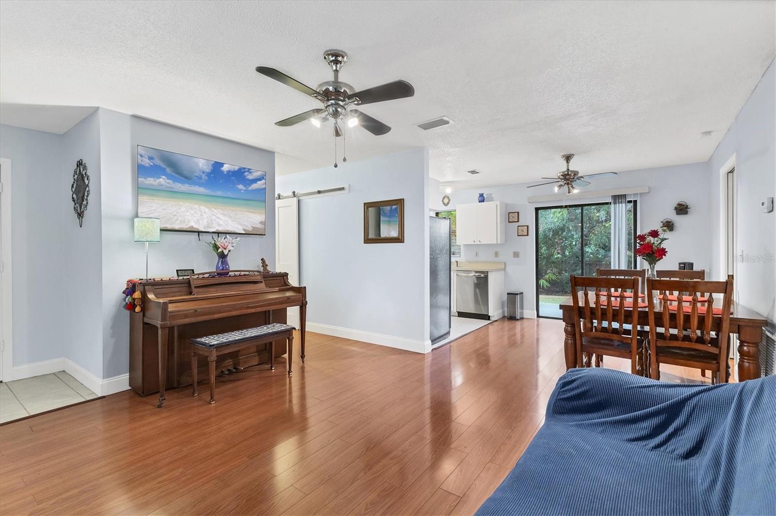 LAKE SARASOTA - Residential