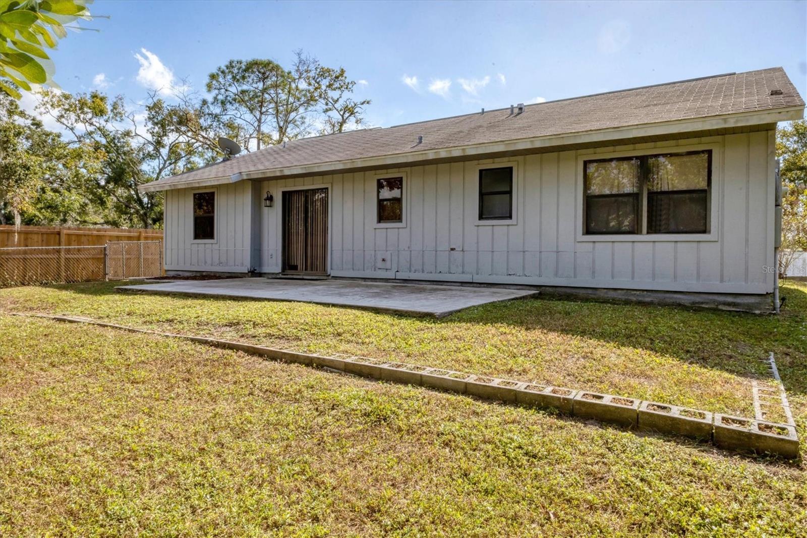 LAKE SARASOTA - Residential
