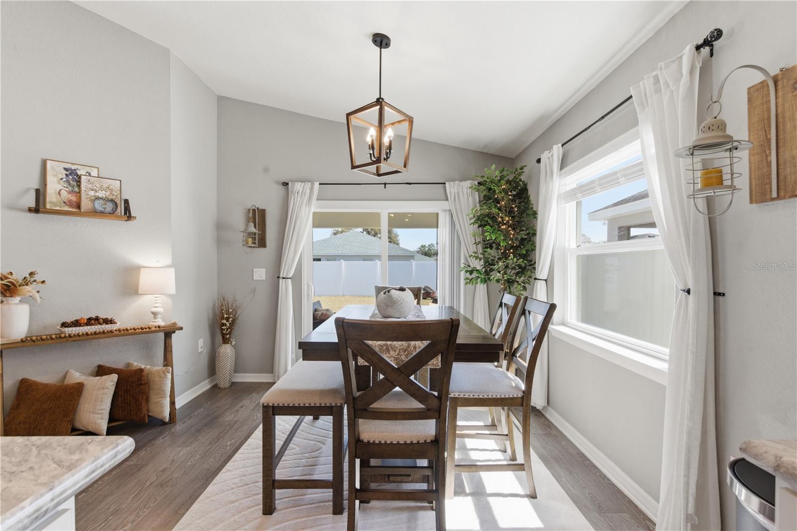 ANISTON - Residential