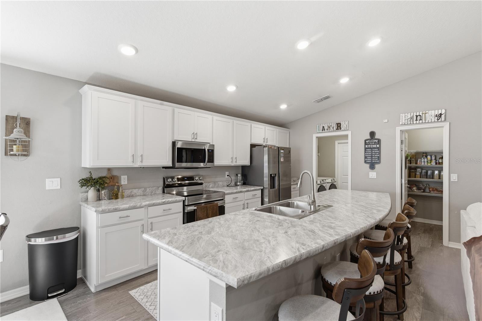 ANISTON - Residential