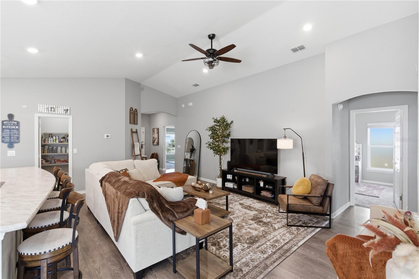 ANISTON - Residential