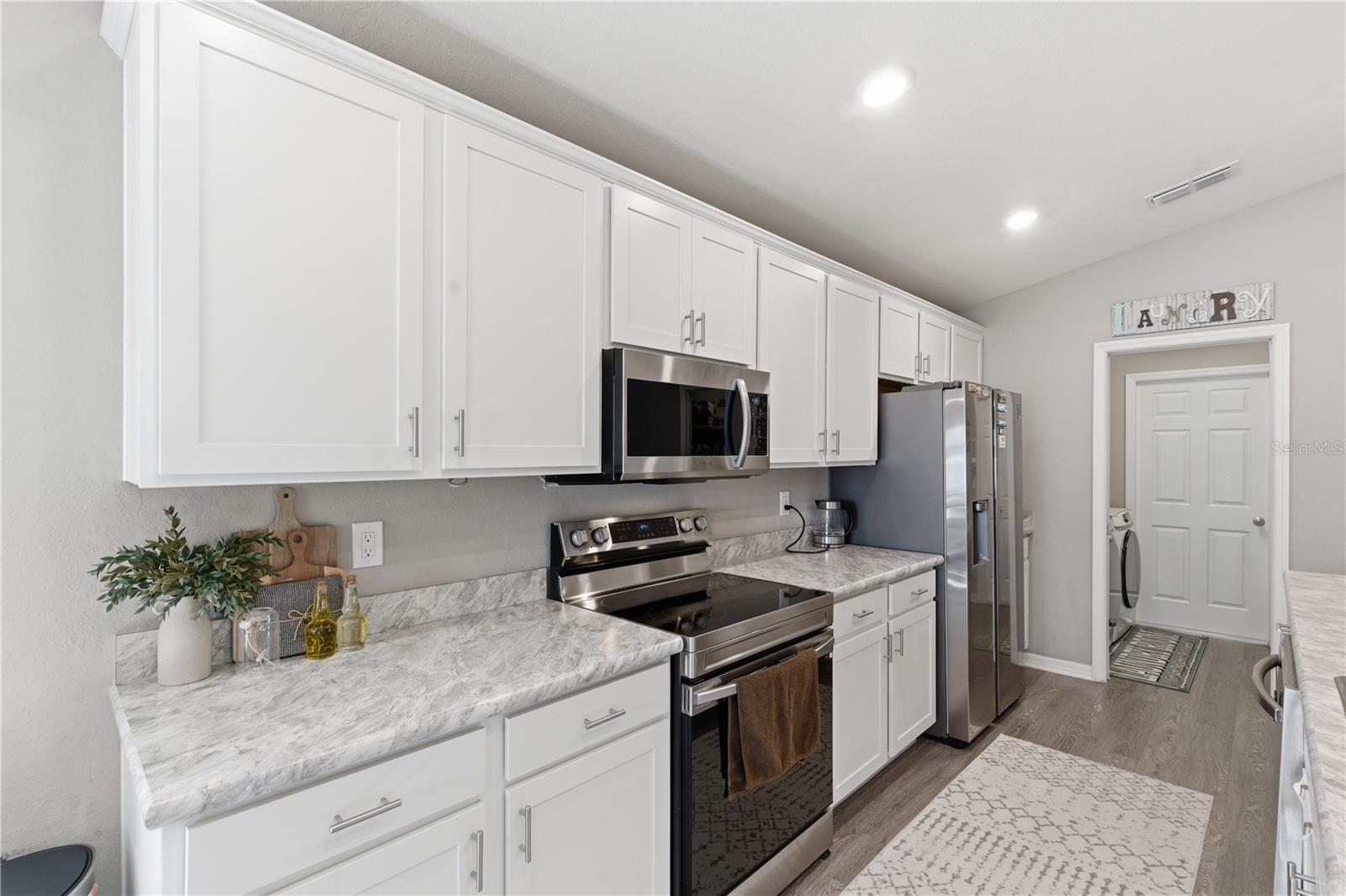 ANISTON - Residential