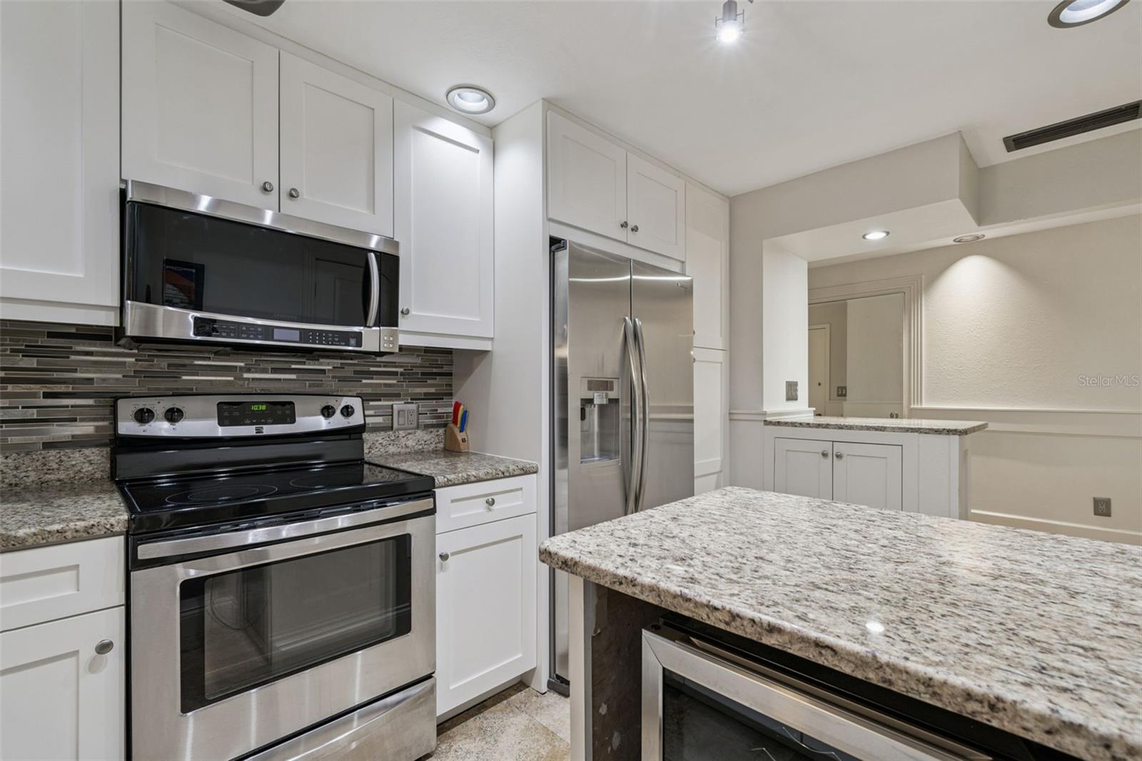 BAYFRONT TOWER CONDO - Residential Lease