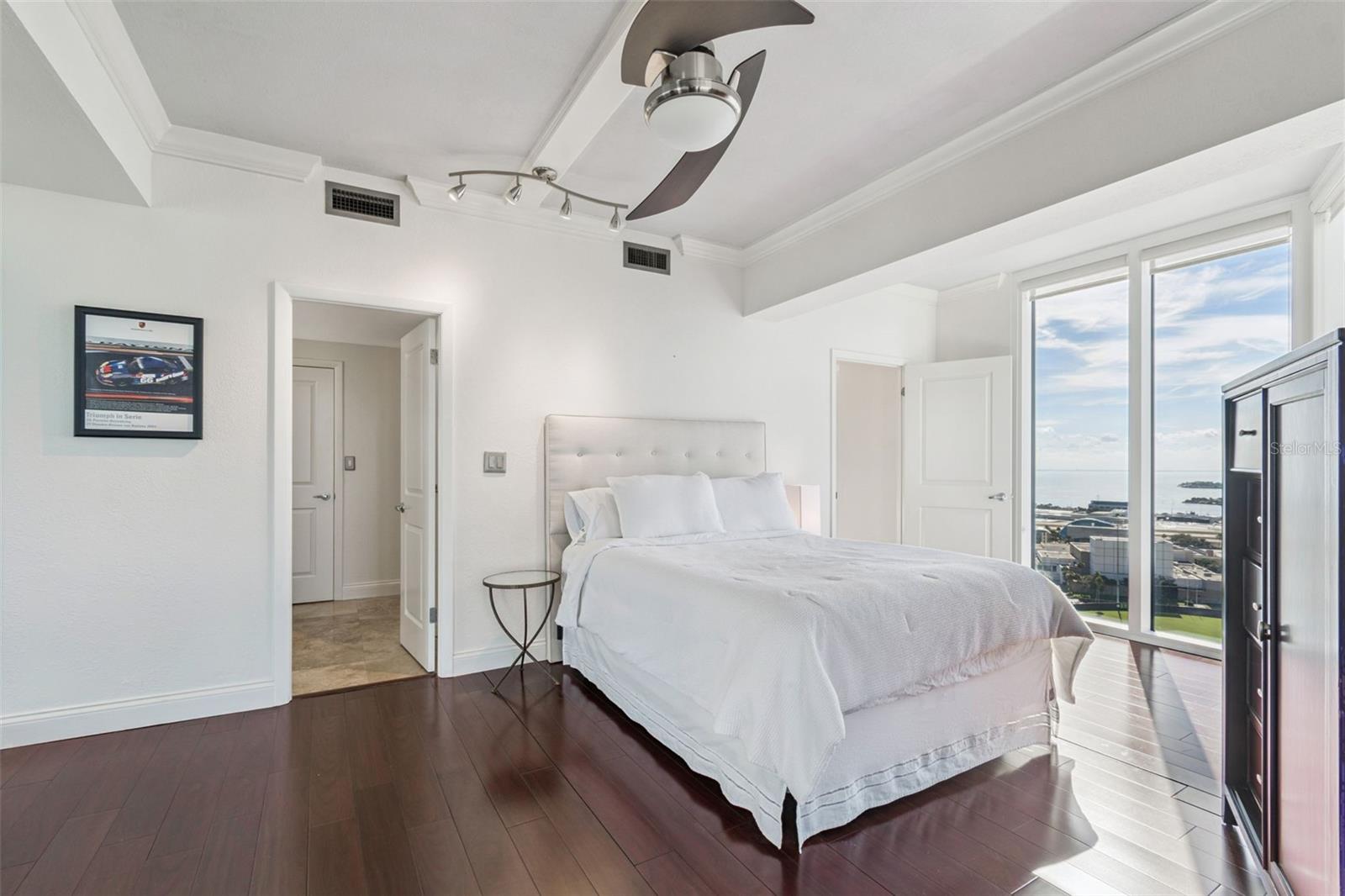 BAYFRONT TOWER CONDO - Residential Lease