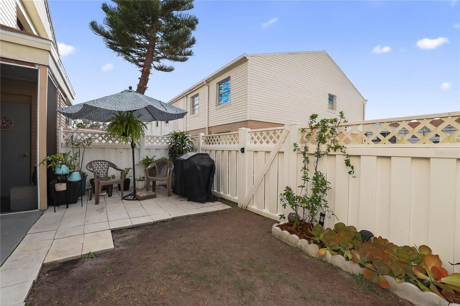 MANHATTAN PALMS CONDO - Residential