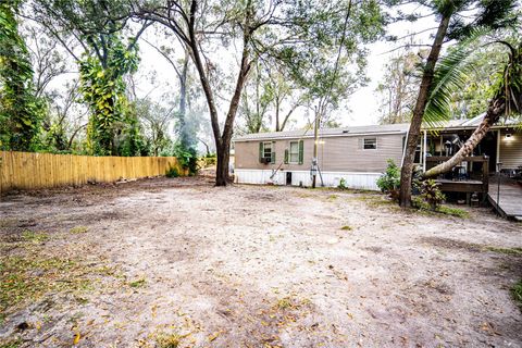 A home in LAKELAND