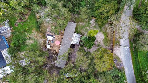 A home in LAKELAND